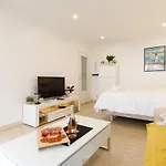 Elegant One Of Golden Square Apartamento